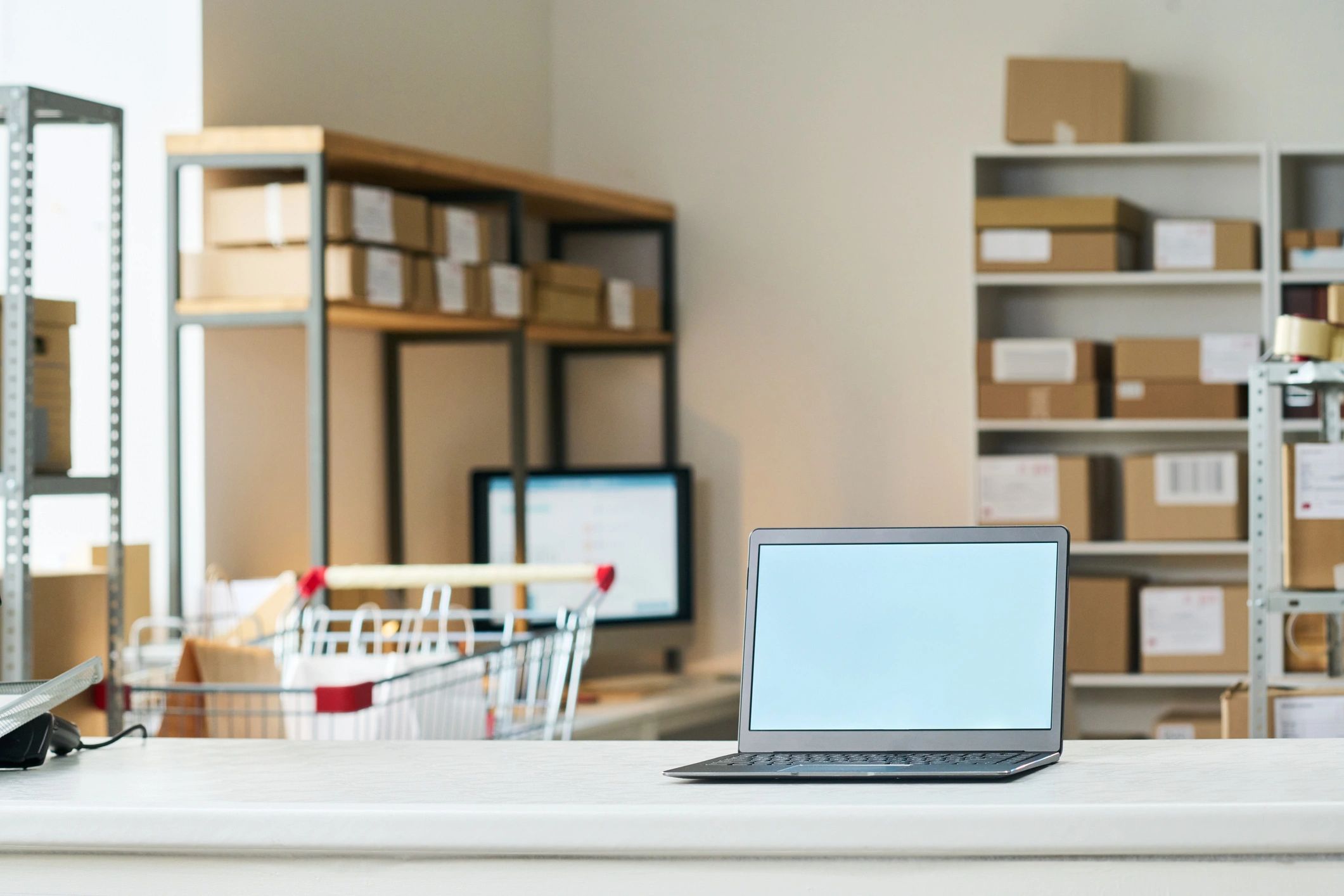 Online retail order station ready for shoppers